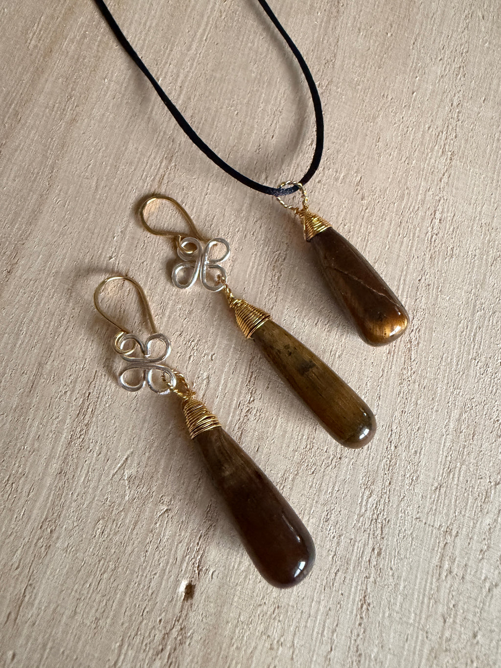 Golden Clover Artisan Gemstone Set