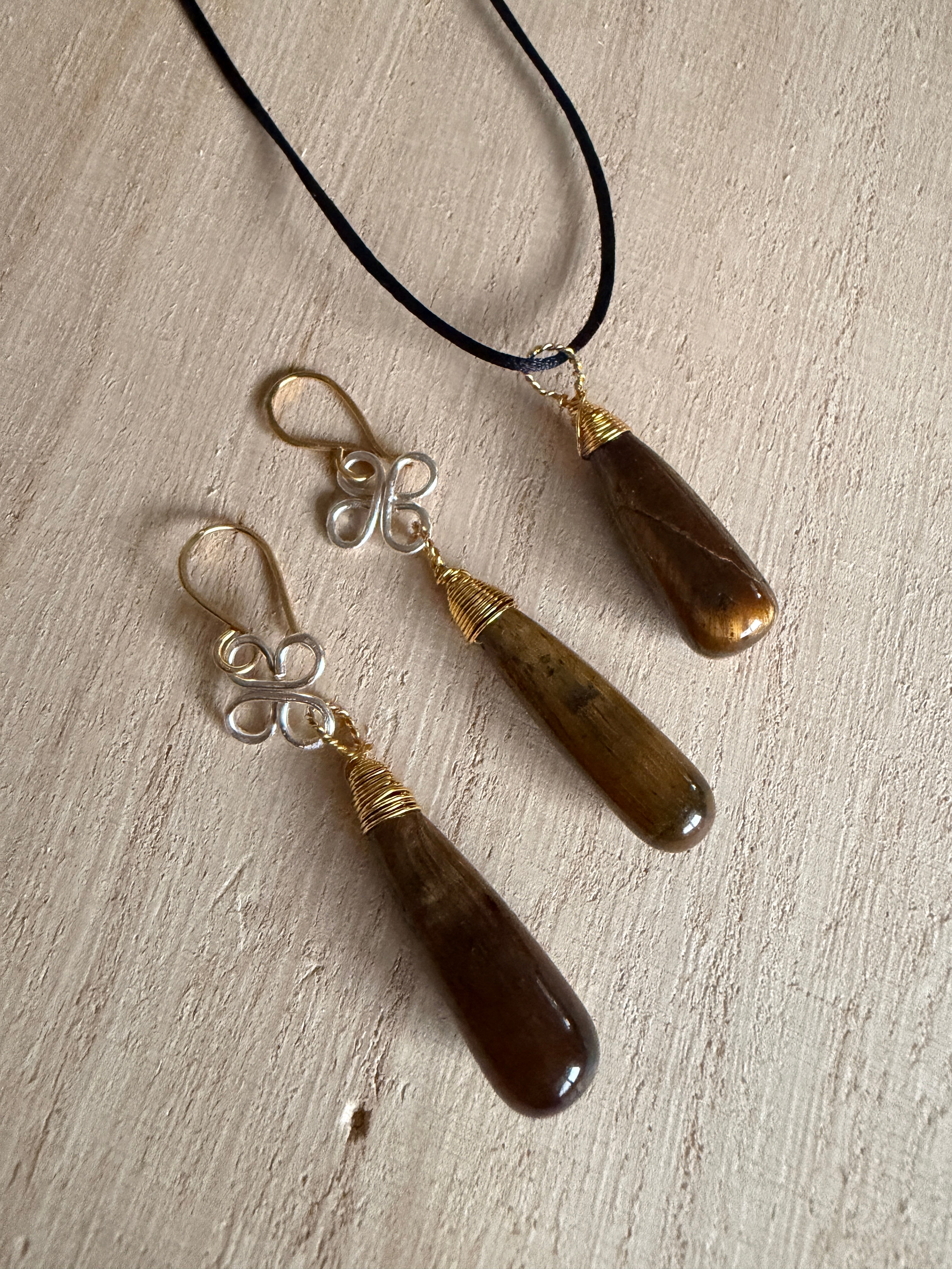 Golden Clover Artisan Gemstone Set